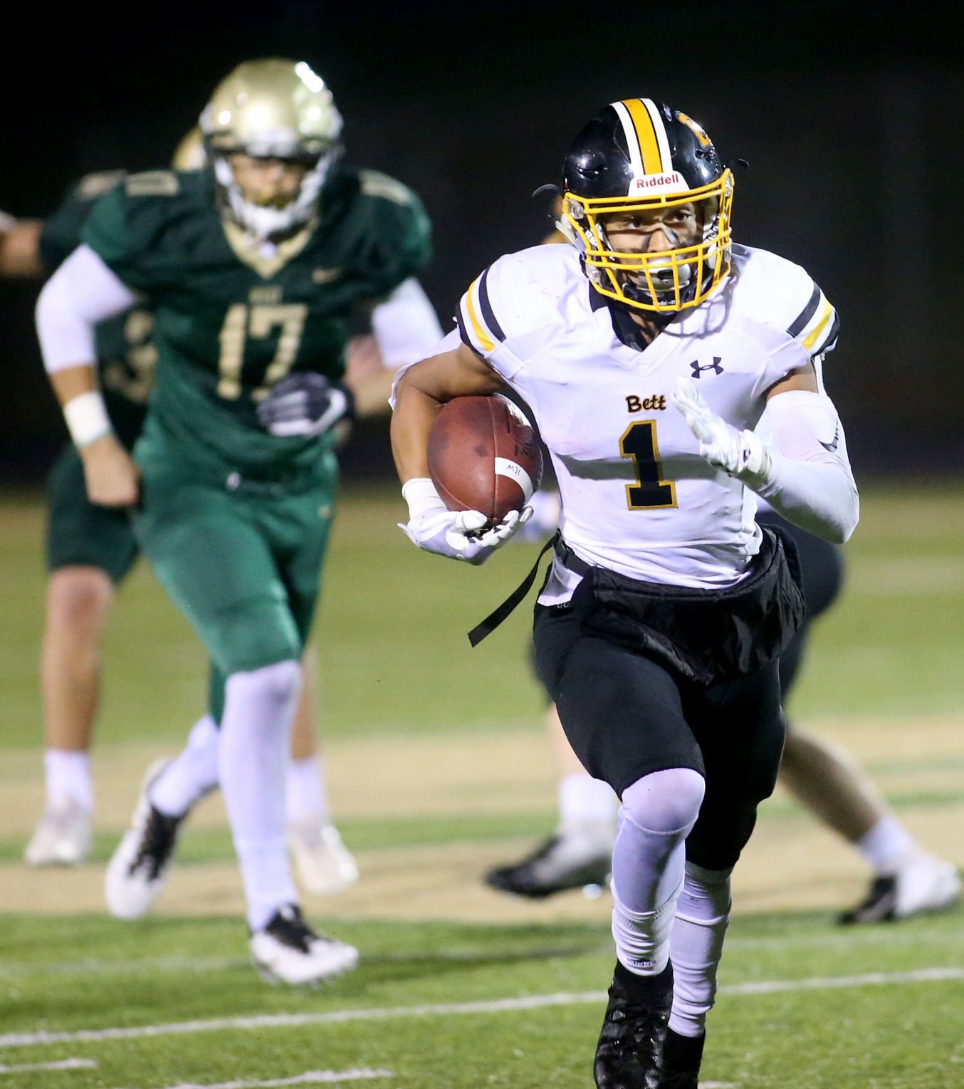 110218-Bett-ICWest-Playoffs-018